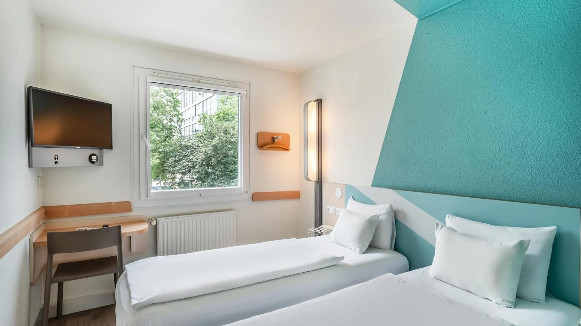 **  B&B Hotel Koeln-Porz Germania