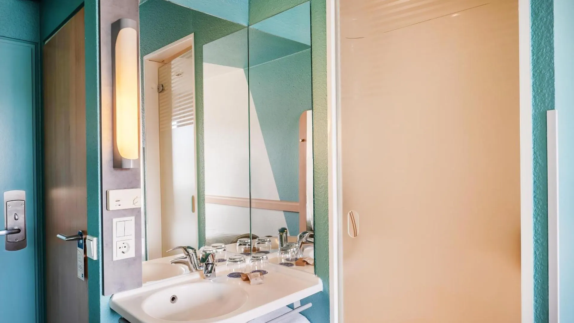 B&B Hotel Koeln-Porz  Colonia